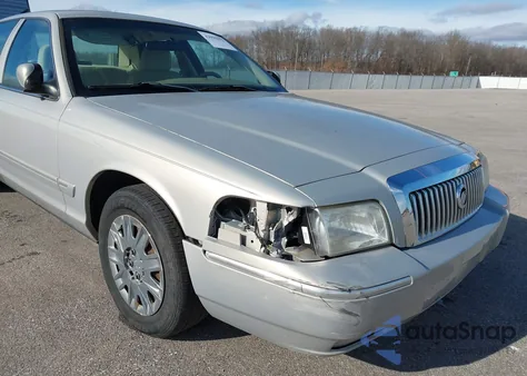 2008 Mercury Grand Marquis Gs z USA, uszkodzony, nr VIN 2MEFM74V88X610608
